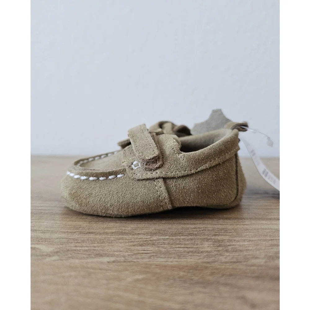 The Children's Place | NWT Suede Velcro Moccasin Shoes